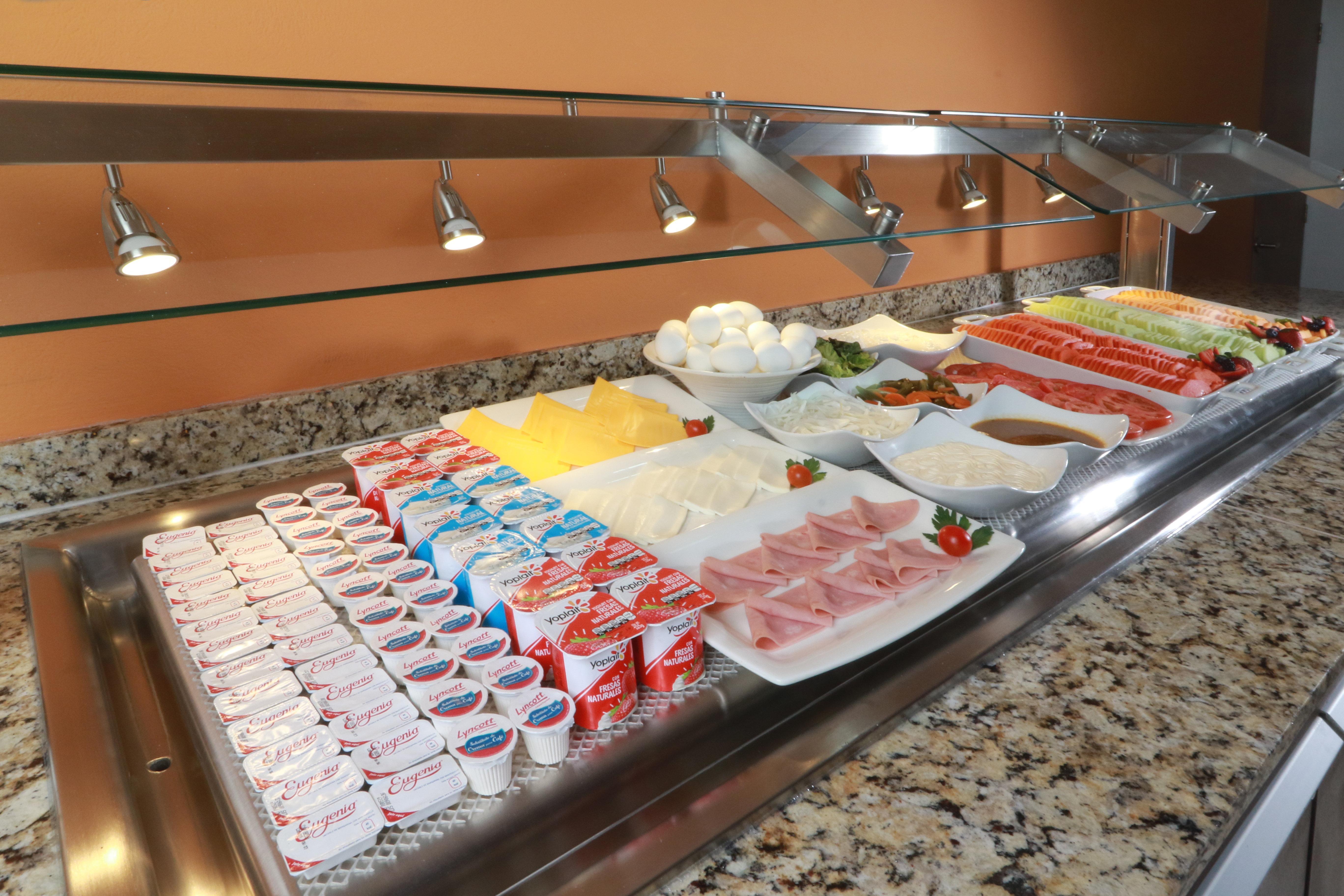 ספופן Staybridge Suites Guadalajara Expo By Ihg מראה חיצוני תמונה