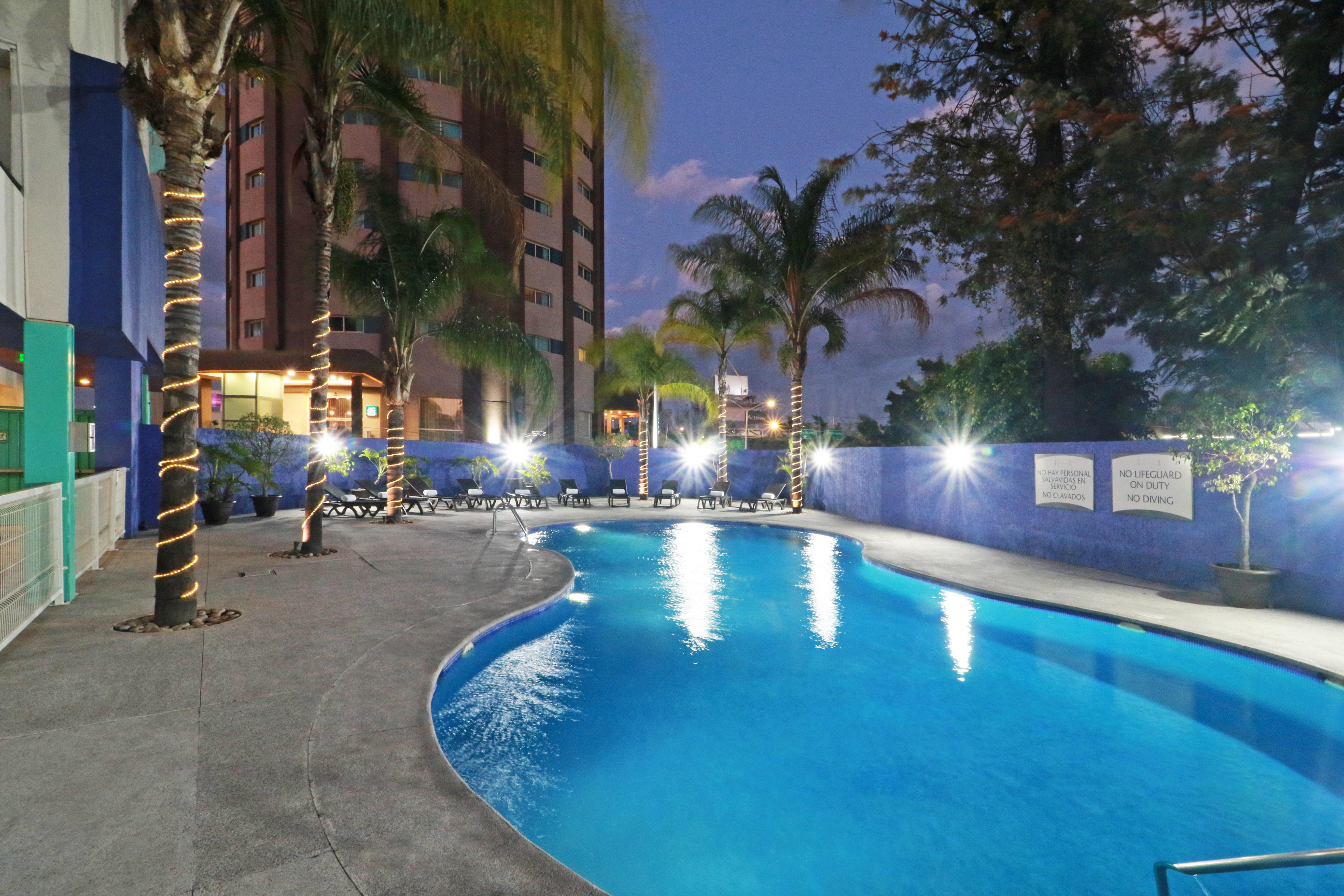 ספופן Staybridge Suites Guadalajara Expo By Ihg מראה חיצוני תמונה