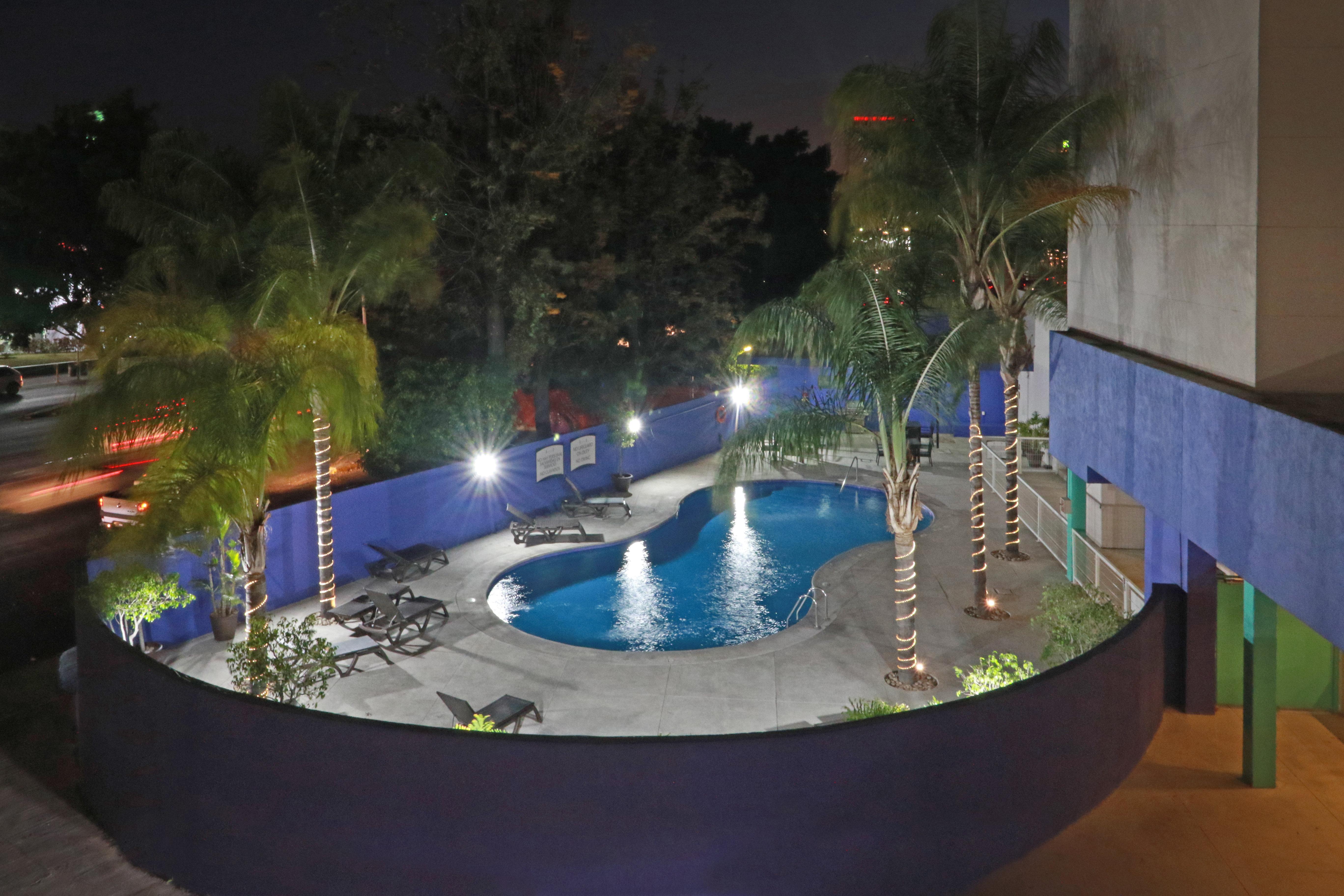 ספופן Staybridge Suites Guadalajara Expo By Ihg מראה חיצוני תמונה
