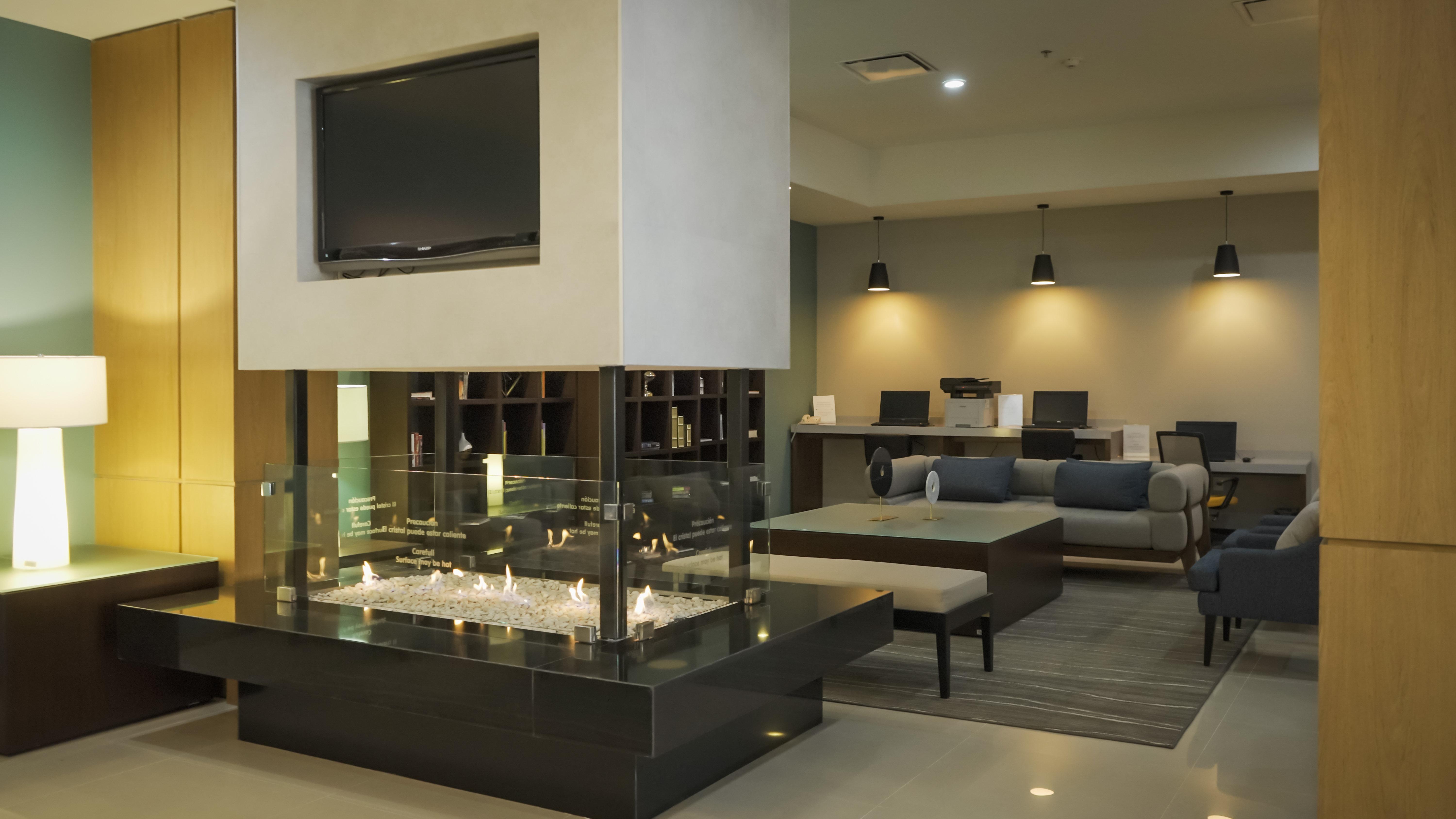 ספופן Staybridge Suites Guadalajara Expo By Ihg מראה חיצוני תמונה